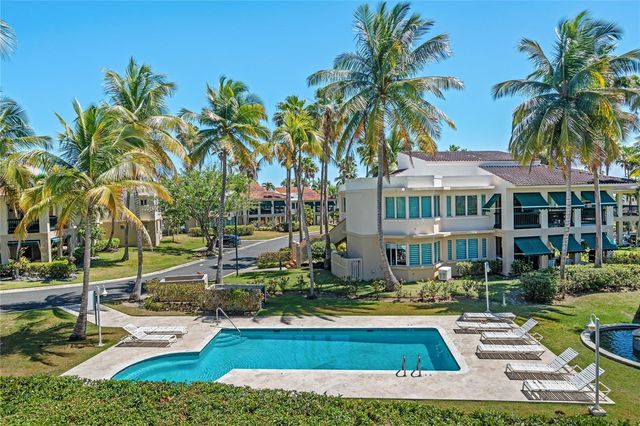 AB-4 LAKESIDE VILLAS, Vega Alta, PR 00692