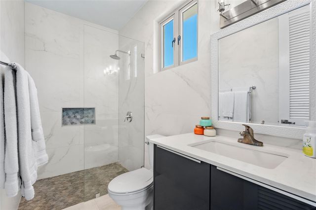 AB-4 LAKESIDE VILLAS, Vega Alta, PR 00692