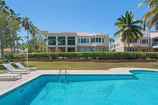 AB-4 LAKESIDE VILLAS, Vega Alta, PR 00692