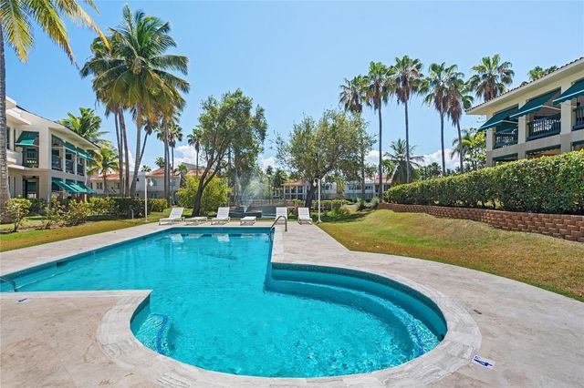 AB-4 LAKESIDE VILLAS, Vega Alta, PR 00692