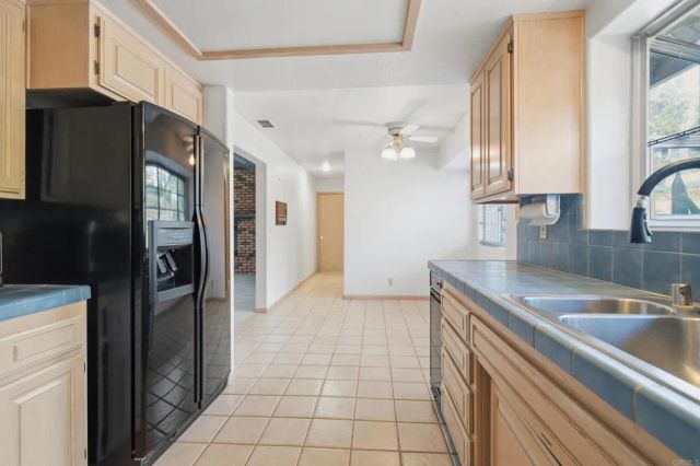 28104 Glenmeade Way, Escondido, CA 92026