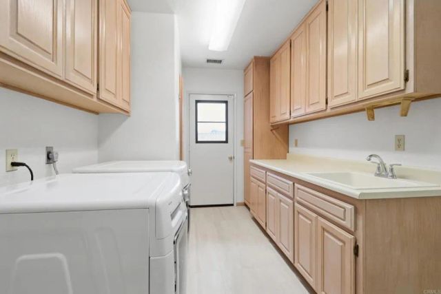 28104 Glenmeade Way, Escondido, CA 92026