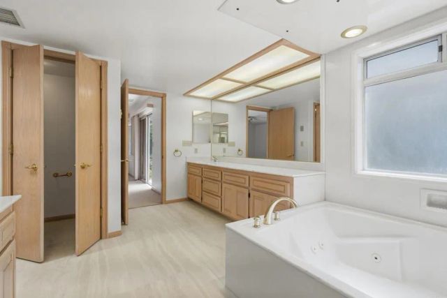 28104 Glenmeade Way, Escondido, CA 92026