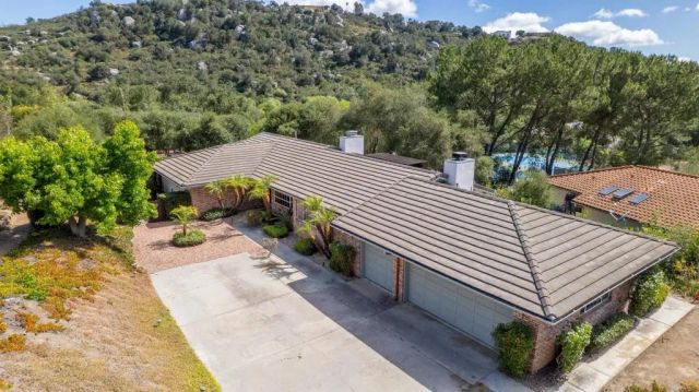 28104 Glenmeade Way, Escondido, CA 92026