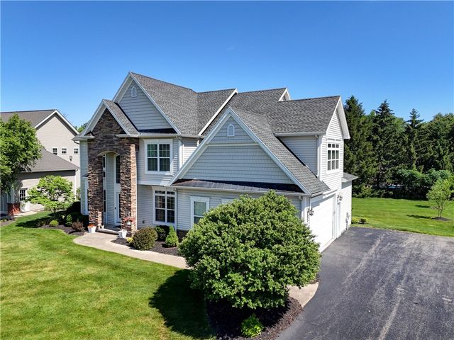 40 Watersong Trail, Penfield, NY 14580