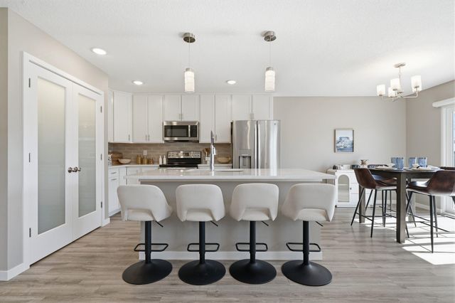 2702 Arbor Ridge Road, Cedar Falls, IA 50613