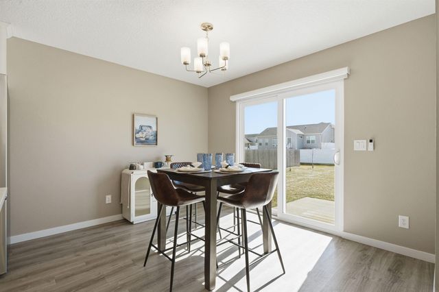 2702 Arbor Ridge Road, Cedar Falls, IA 50613