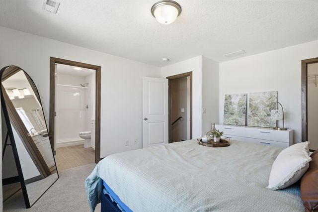 2702 Arbor Ridge Road, Cedar Falls, IA 50613