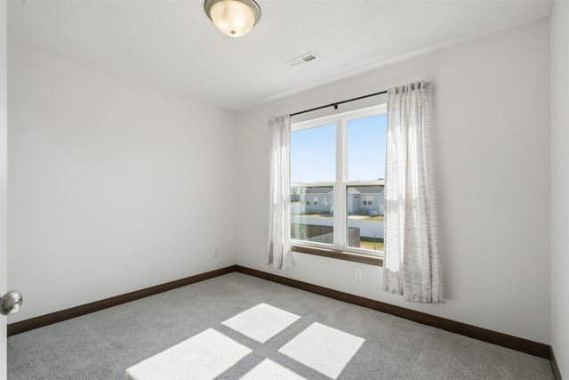 2702 Arbor Ridge Road, Cedar Falls, IA 50613