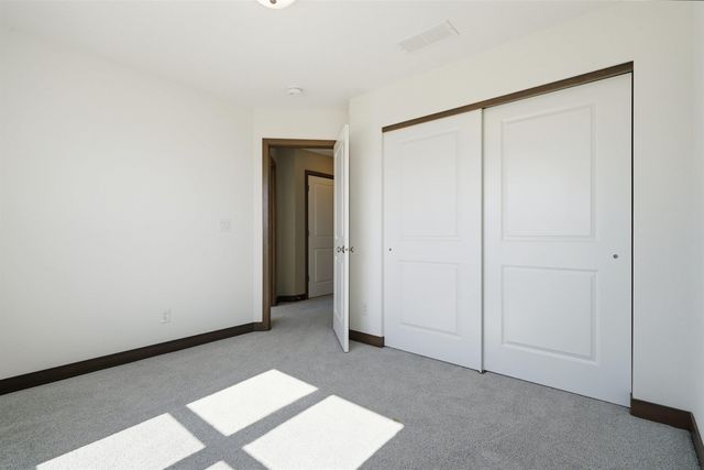 2702 Arbor Ridge Road, Cedar Falls, IA 50613