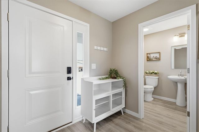 2702 Arbor Ridge Road, Cedar Falls, IA 50613