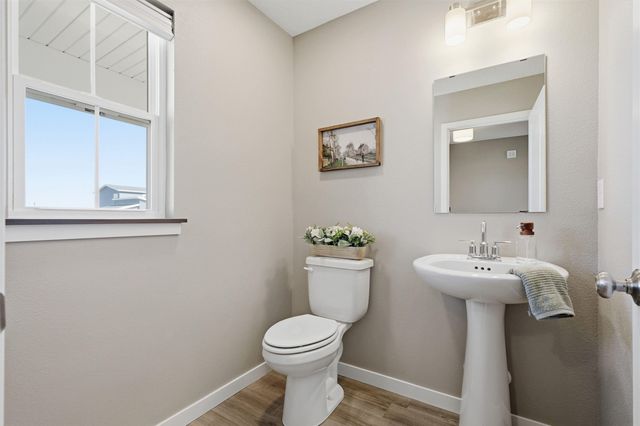 2702 Arbor Ridge Road, Cedar Falls, IA 50613