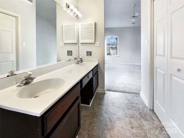 5219 Hedgecrest Place, Charlotte, NC 28269