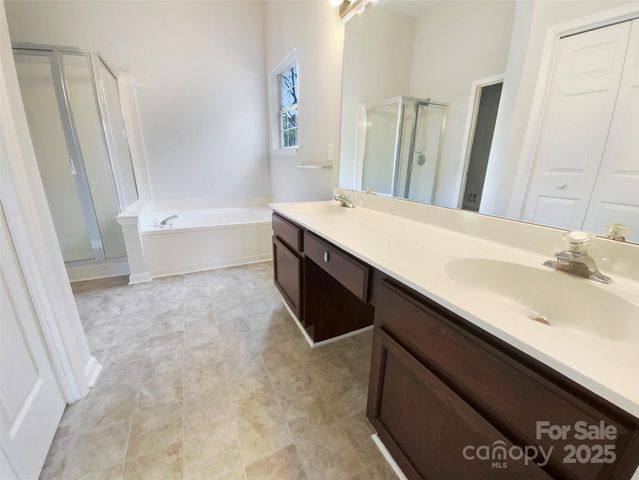 5219 Hedgecrest Place, Charlotte, NC 28269