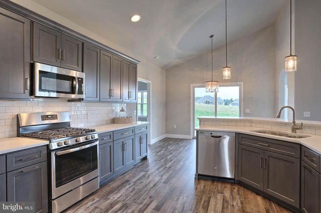 021 STARLIGHT LANE, Lebanon, PA 17046