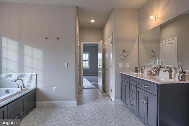 021 STARLIGHT LANE, Lebanon, PA 17046