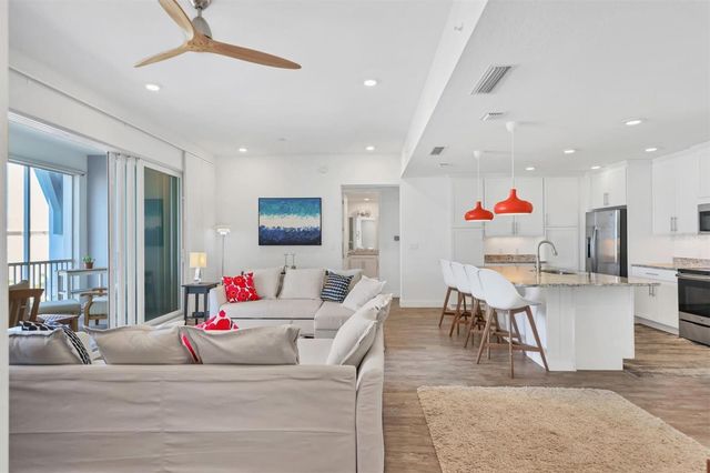 391 ARUBA CIRCLE 401, Bradenton, FL 34209