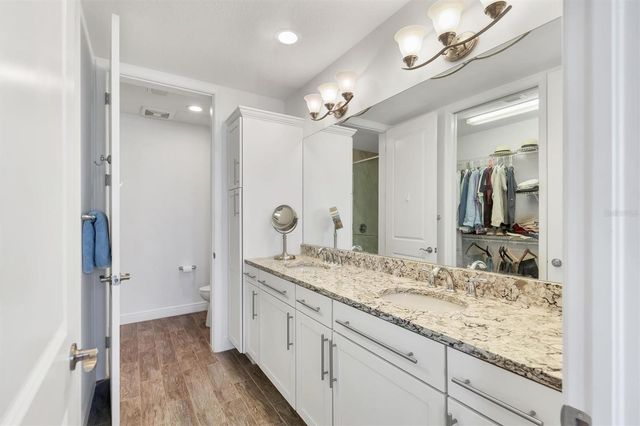 391 ARUBA CIRCLE 401, Bradenton, FL 34209