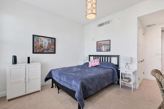 391 ARUBA CIRCLE 401, Bradenton, FL 34209