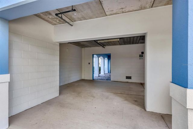 391 ARUBA CIRCLE 401, Bradenton, FL 34209