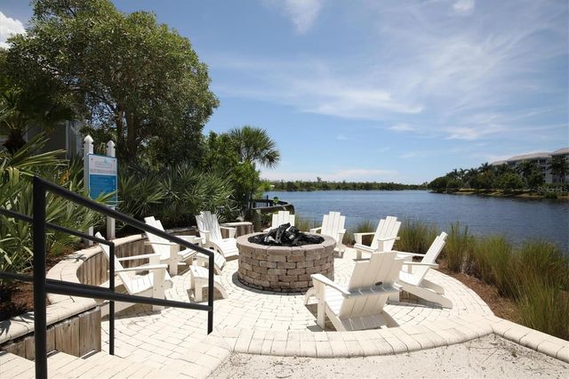 391 ARUBA CIRCLE 401, Bradenton, FL 34209