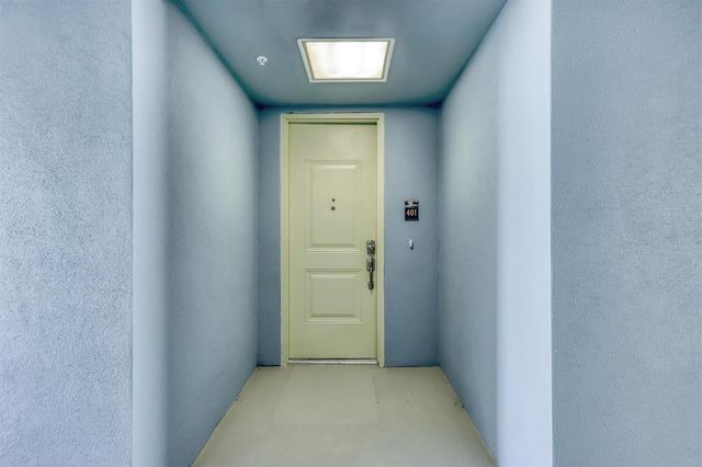 391 ARUBA CIRCLE 401, Bradenton, FL 34209