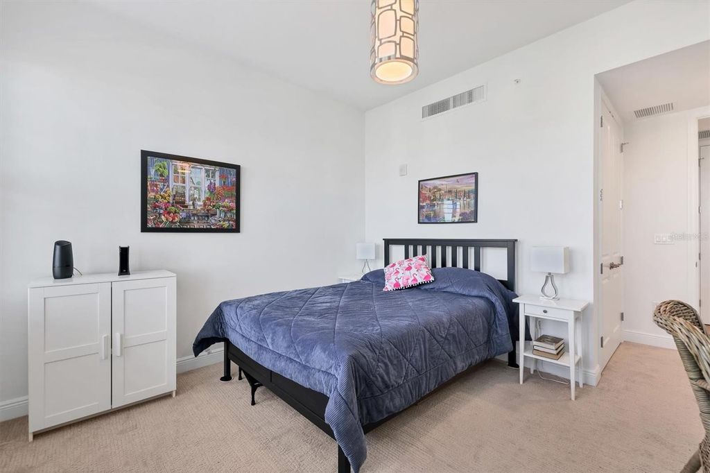 Image 21 of property listing at 391 ARUBA CIRCLE 401, Bradenton, FL 34209