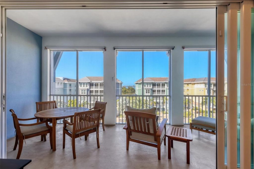 Image 24 of property listing at 391 ARUBA CIRCLE 401, Bradenton, FL 34209