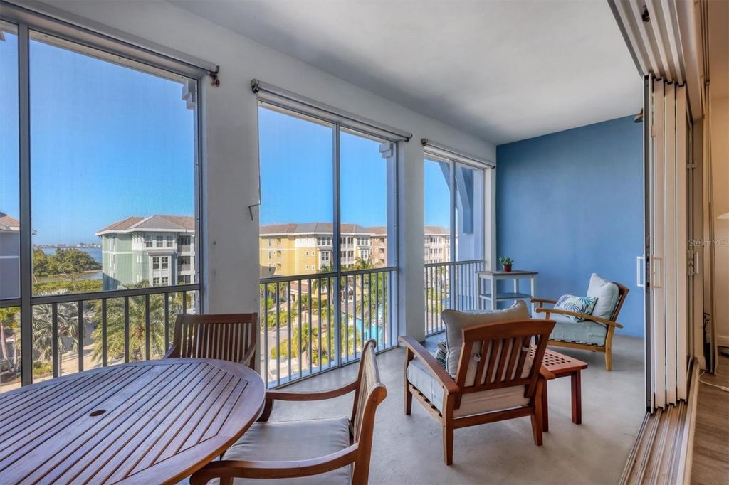 Image 25 of property listing at 391 ARUBA CIRCLE 401, Bradenton, FL 34209