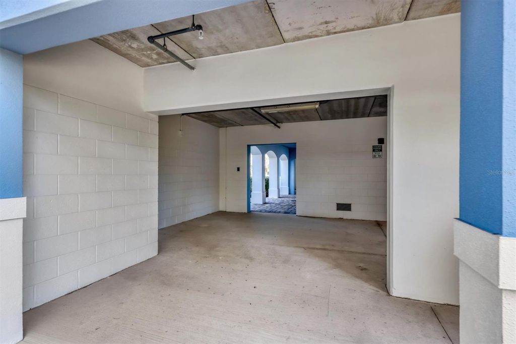 Image 28 of property listing at 391 ARUBA CIRCLE 401, Bradenton, FL 34209