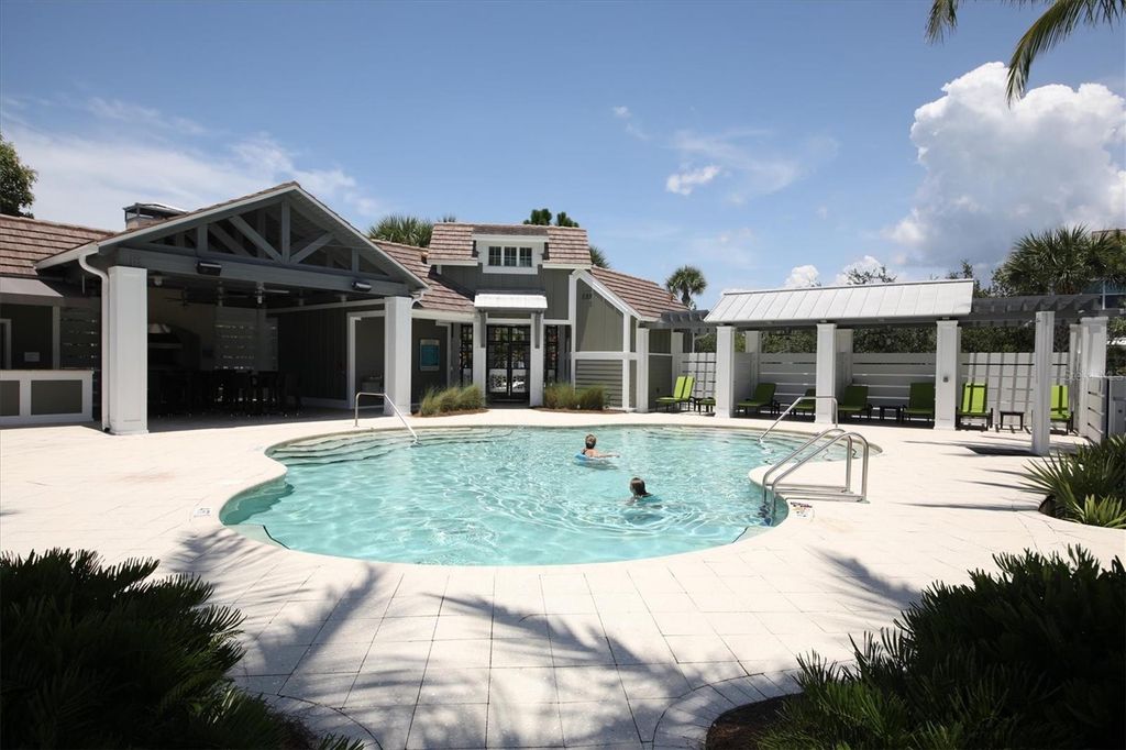 Image 36 of property listing at 391 ARUBA CIRCLE 401, Bradenton, FL 34209