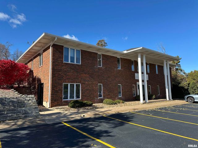 2444 E KIMBERLY Road, Davenport, IA 52807