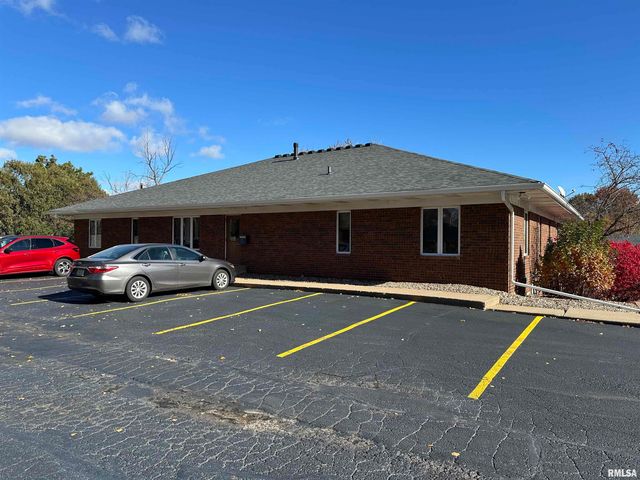 2444 E KIMBERLY Road, Davenport, IA 52807