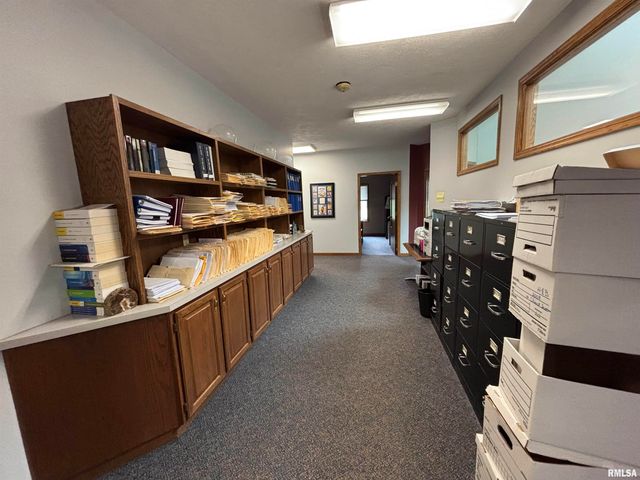 2444 E KIMBERLY Road, Davenport, IA 52807