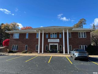 2444 E KIMBERLY Road, Davenport, IA 52807