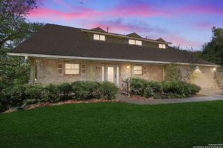 212 National, Universal City, TX 78148