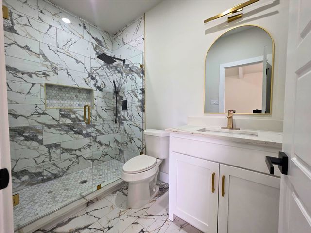 2507 Lakeridge Drive, Granbury, TX 76048