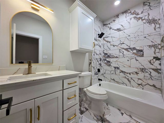 2507 Lakeridge Drive, Granbury, TX 76048