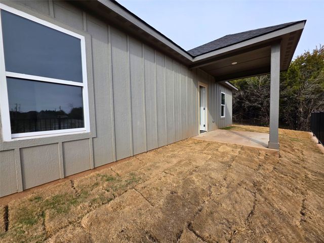 2507 Lakeridge Drive, Granbury, TX 76048