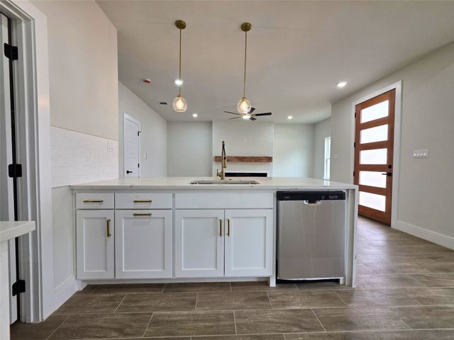 2507 Lakeridge Drive, Granbury, TX 76048