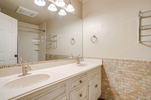 4801 Willow Run Court, Fort Worth, TX 76132