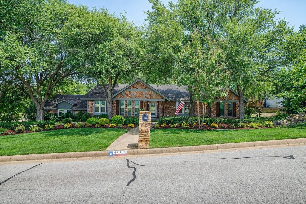 4801 Willow Run Court, Fort Worth, TX 76132