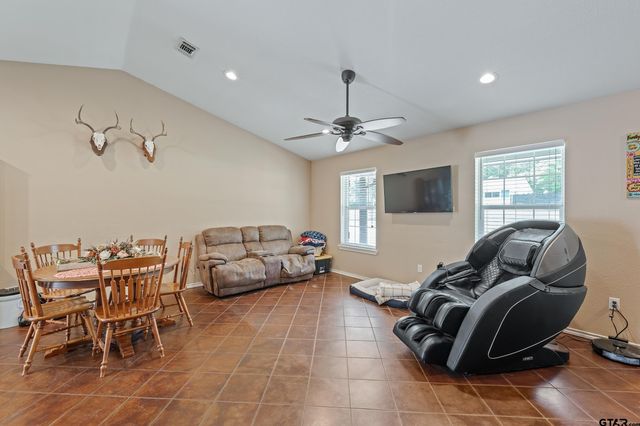 200 DAVID, Hawkins, TX 75765