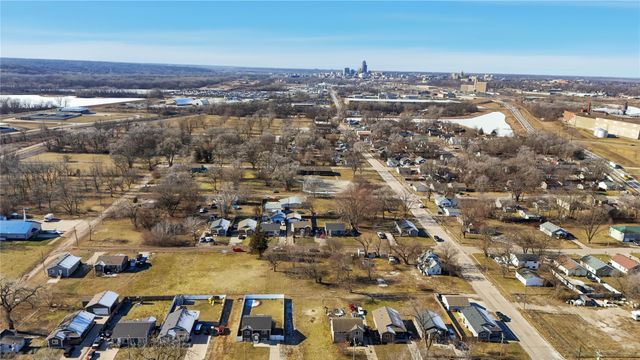 801 SE 27th Court, Des Moines, IA 50317