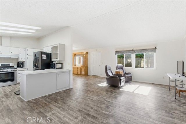 2155 Sierra Vista, Santa Maria, CA 93458