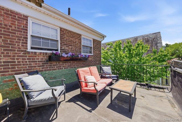 51 Cumberland Drive, Yonkers, NY 10704