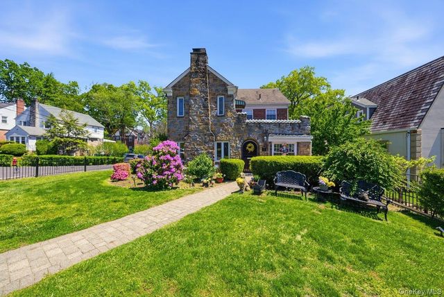 51 Cumberland Drive, Yonkers, NY 10704