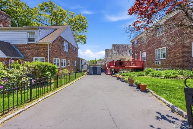 51 Cumberland Drive, Yonkers, NY 10704
