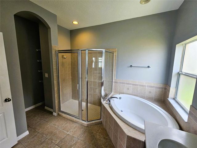 1824 MIRA LAGO CIRCLE, Ruskin, FL 33570