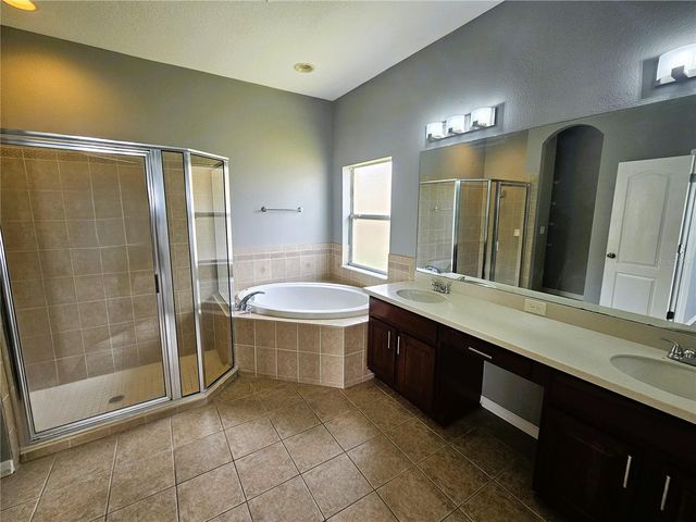 1824 MIRA LAGO CIRCLE, Ruskin, FL 33570